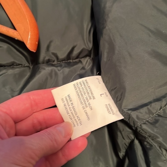 John Rich & Bros Woolrich Puffer Vest. Size L - Picture 6 of 10